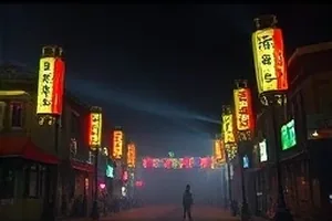 灯下故人剧中台灯照亮旧书桌的夜景
